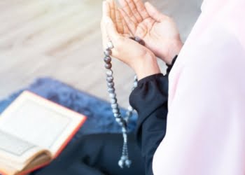 PUISI: Hembusan Zikir (Karya: Dilla SPd)