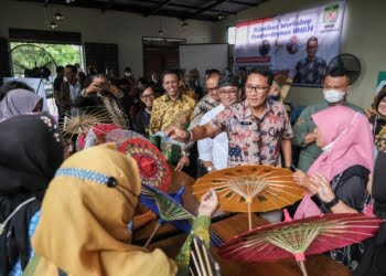 Menparekraf Suport UMKM Tasikmalaya Kreatif Ciptakan Produk Baru