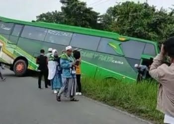 Naas..! Bus Pengangkut Rombongan Jemaah Calon Haji Kecelakaan