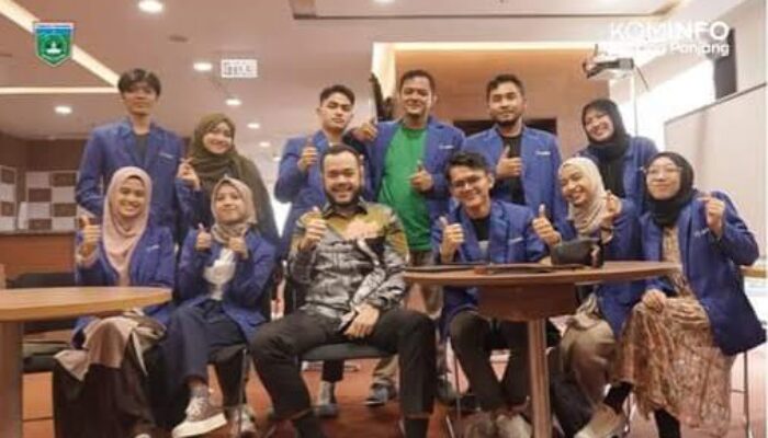 Walikota Fadly Amran Lepas Mahasiswa Padang Panjang Kuliah di University of Arizona Amerika