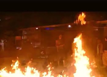 Seorang PKL di Jalan Khatib Sulaiman Bertindak Konyol Saat Ditertibkan Praja Wanita Satpol PP Padang