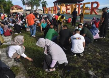 Jelang Tabliq Akbar UAS, Jajaran Pemko Pariaman Goro Bersihkan GOR Rawang
