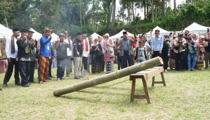 Duaaarrr..! Letusan Mariam Batuang Meriahkan Festival Pesona Nagari Terindah Pariangan