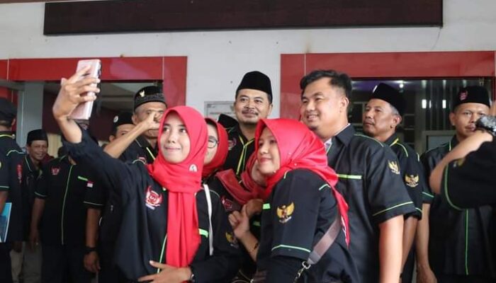 Bupati Sutan Riska Ngumpul Bareng Ribuan Pedagang Bakso se-Sumatera Barat di Dharmasraya