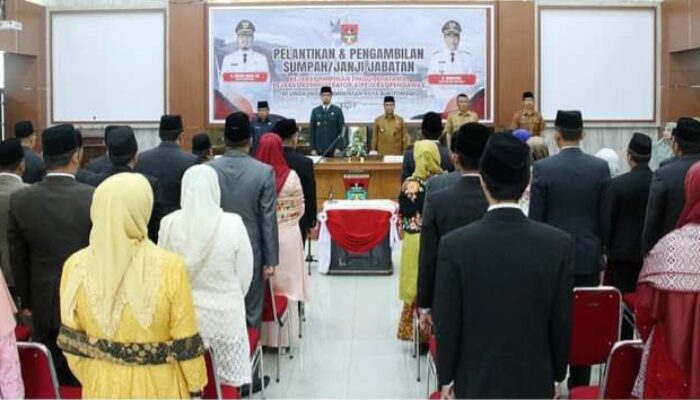 Walikota Erman Safar Lantik 49 Pejabat Esolon Pemko Bukittinggi