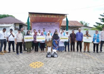 YBM PLN Sumbar Salurkan Bantuan kepada Masyarakat Pulau Terluar di Kepulauan Mentawai