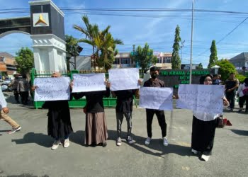 Aksi Massa Desak Kejari Ungkap Aktor Intelektual Kasus Korupsi APD Kota Payakumbuh