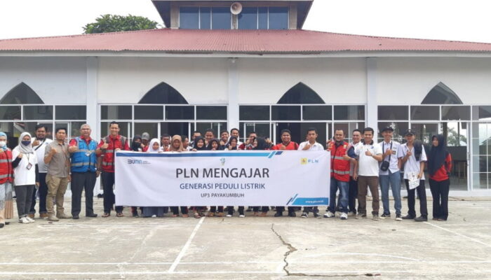 Manajemen PLN Kupas Bahaya Listrik Dihadapan Siswa saat  Mengajar di Solok dan Payakumbuh