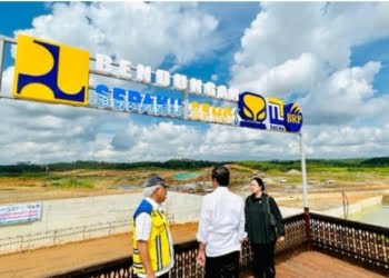 Presiden Jokowi Bersama Ketua DPR RI Puan Maharani Tinjau Proyek Pembangunan IKN