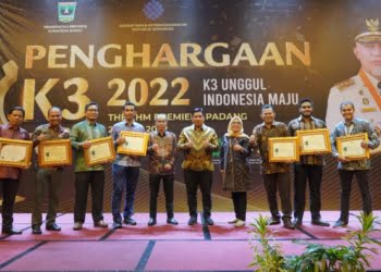 Wujudkan Zero Accident Sejak 2019, PLN UIW Sumbar “Banjir” Penghargaan K3 dari Kementerian Tenaga Kerja
