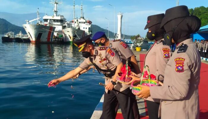 Hari Bhayangkara ke-76, Kapolresta Padang AKBP Ferry Harahap Gelar Tabur Bunga