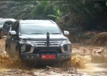 Alokasikan Anggaran Rp234 Miliar, Gubernur Mahyeldi Tinjau Jalan Teluk Tapang -Simpang Tenggo Pasaman Barat