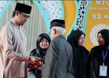 Terima Bonus 1 Bulan Gaji Walikota, Kecamatan MKS Juara MTQ ke-40 Bukittinggi