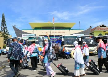 PPIH Embarkasi Padang Mulai Berangkatkan JCH Siang Ini, Semua Jemaah Kloter I Sehat