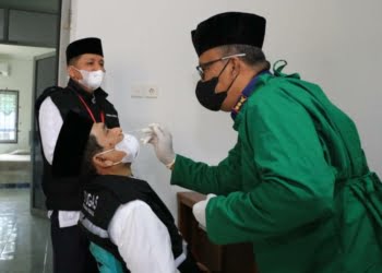 Pastikan Kesehatan JCH, PPIH Embarkasi Padang Berlakukan Swab Antigen