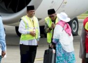 Walikota Hendri Septa Hantarkan JCH Kota Padang Sampai Naik Pesawat Haji di BIM