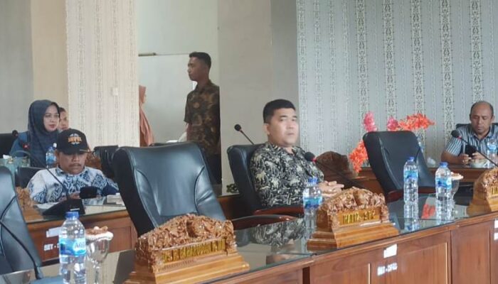Rapat Paripurna, Dewan Sebut Kadis PUPR Pasaman Barat Tak Pernah Hadir