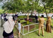 Unik! Bukan di Hutan, Kali Ini Bunga Bangkai Tumbuh Mekar di Taman Kota Padang Panjang