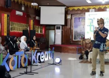 Heboh! Sandiaga Uno Berbagi Ilmu Bisnis dengan Pelaku UMKM Pariaman