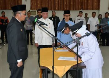 Lantik Para Lurah, Walikota Hendri Septa Minta Pejabat Pemko Padang Seperti “Udara”
