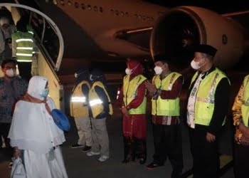 Mendarat Tadi Malam, Wakil Walikota Mardison Jemput Rombongan Haji Pariaman di BIM