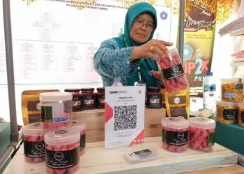 Kue Pilin Buah Naga, Produk UMKM Stand TP PKK Padang Diserbu Pengunjung di Jambore PKK Sumbar