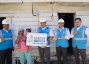 Dapat Listrik Gratis,  Warga Kurang Mampu di Pasaman Ini Menangis di Hadapan GM PLN UIW Sumbar