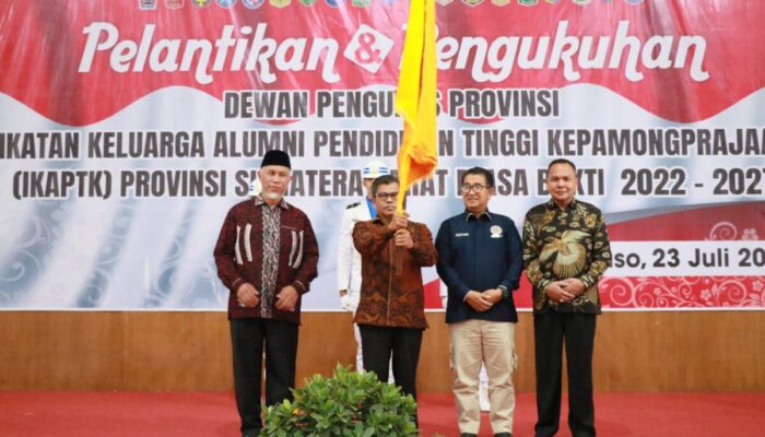 Kukuhkan Pengurus IKAPTK Sumbar, Gubernur Mahyeldi: Alumni IPDN Harus Bisa Jawab Tantangan Perekonomian Nasional