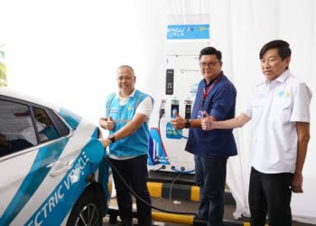 Perluas Penetrasi Kendaraan Listrik, PLN Gandeng PT Fastfood Indonesia Bikin SPKLU di Gerai KFC