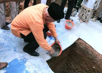Letakan Batu Pertama, Gubernur Mahyeldi Bangga Perantau Minang Bangun Masjid Megah Al Minangkabawi di Banten