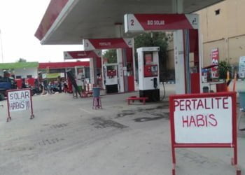 DPR RI menyoroti rencana pemerintah melakukan pembatasan pembelian bahan bakar minyak atau BBM subsidi, khususnya pertalite