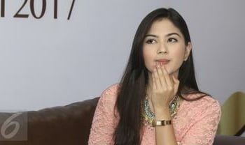 Romantis Banget! Jessica Mila Dilamar Sang Kekasih di Tepi Pantai