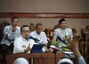 Bupati Eka Putra Minta Guru Honorer Tetap Fokus Mengajar, Soal Status dan Kesejahteraan Itu Urusan Pemkab