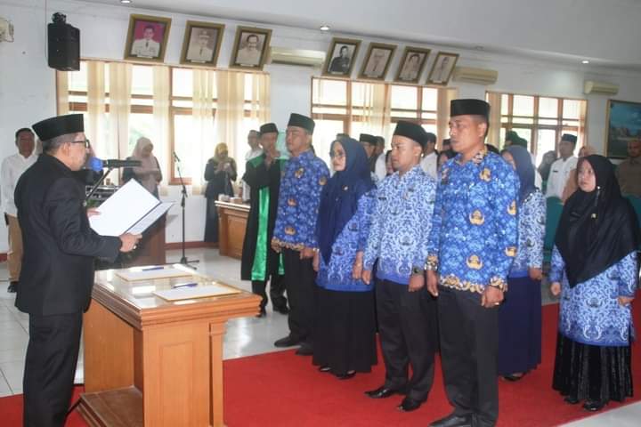 Pejabat administrasi