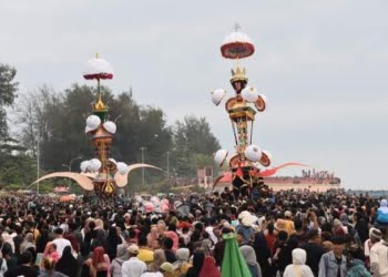 FOTO-FOTO: Pesta Budaya Terbesar di Sumatera, Hoyak Tabuik Piaman 2022 di Pantai Gandoriah Pariaman