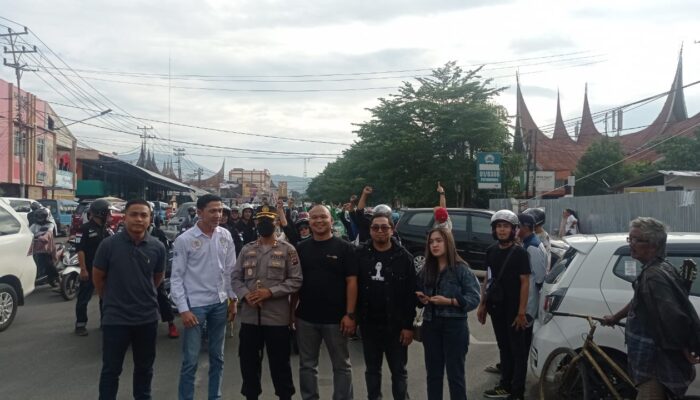 Ratusan Anggota IMI dan HIPMI Gelar Touring Charity dalam Rangka Satu Dekade Kopmil Ijo Payakumbuh