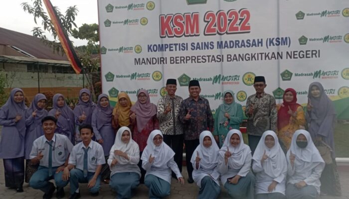 Buka KSM 2022, Kakan Kemenag Edy Oktafiandi Motivasi Siswa Madrasah Kota Padang Tembus Tingkat Nasional