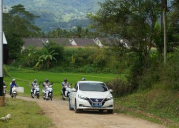 Touring Keliling Kota, Akselerasi Motor Listrik Curi Perhatian Warga Payakumbuh