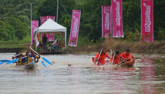 32 Tim Dayung Berlomba di Selaju Sampan Alinia Farm & Park Sitiung Dharmasraya