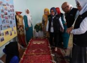 Dorong Kaum Ibu-ibu Produktif, PLN Peduli UIW Sumbar Bantu Mesin Jahit untuk TP PKK Palapa Nan XX Padang