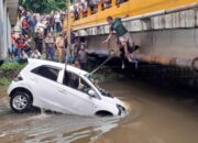 Mobil Honda Brio Masuk Sungai di Jembatan Linggar Jati