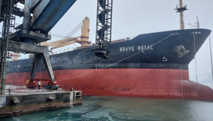 Persaingan Semen Nasional Makin Ketat, PT Semen Padang Tingkatkan Kinerja Ekspor