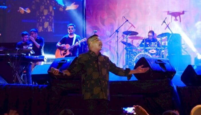 Berkolaborasi dengan Walikota Hendri Septa, Pasha Ungu Tampil Memukau di Arena ICE 2022 Padang
