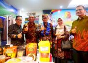 Sesi Kunjungan Stand ICE 2022 di Padang, Para Walikota Promosikan Produk Unggulan Daerah Masing-masing