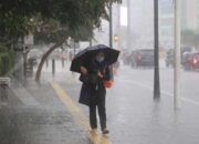 RABU, 14 Sep 2022: Cuaca Kota Padang Berpotensi Hujan Lebat Disertai Petir Sore Hari