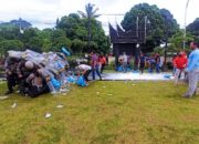 Ratusan Massa Datangi Polres Lima Puluh Kota, Unit Dalmas Diturunkan Lengkap dengan Tameng