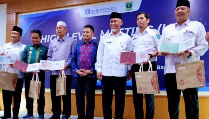 Kendalikan Inflasi di Pasaman Barat, Bupati Hamsuardi Dorong ASN Tanam Tumbuhan Pangan di Perkarangan Kantor dan Rumah