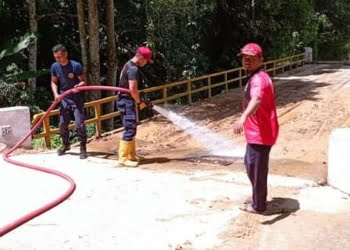 FOTO-FOTO: Bencana Longsor di Sungai Pisang, Jalan Raya Padang-Mandeh Pesisir Selatan