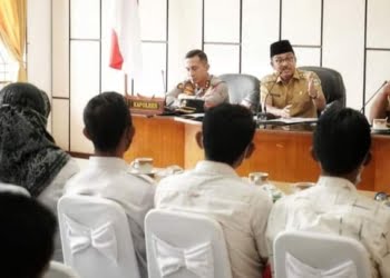 Terima Perwakilan Demonstran, Bupati Khairunas Berjanji Perjuangkan Nasib Tenaga Honor Solok Selatan ke Kemen PAN-RB
