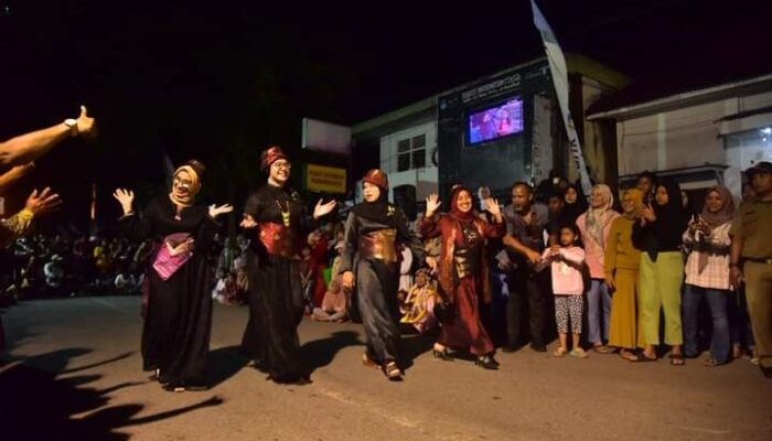 FOTO-FOTO Meriahnya Sawahlunto Internasional Silungkang Carnaval di Malam SISCa Fashion On Street 2022
